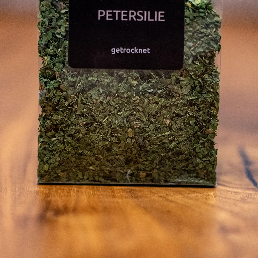 Kräuter Petersilie Detail.webp